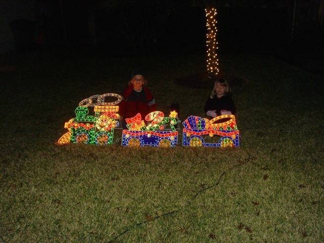 Hildebrand Christmas ScreenSaver/640x480_2005-12-04-06 Steiner Ranch Lights.jpg
